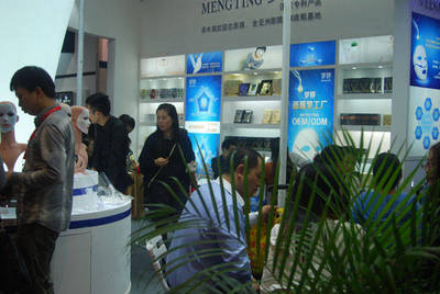 洗發水加工廠分享~化妝品OEM自創品牌好處多